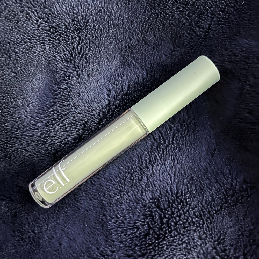 Elf Camo Corrector in Green